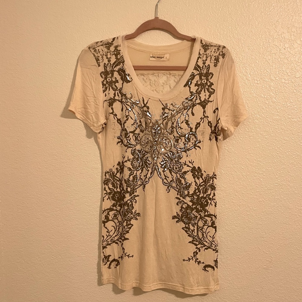 Urban Mangoz tunic style shirt from The Buckle. Size Small